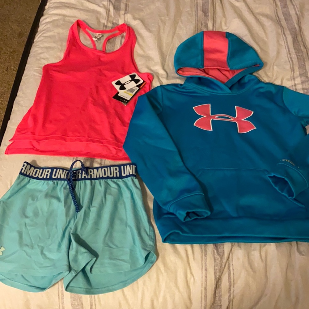 UnderArmour girls lot Youth Medium near new